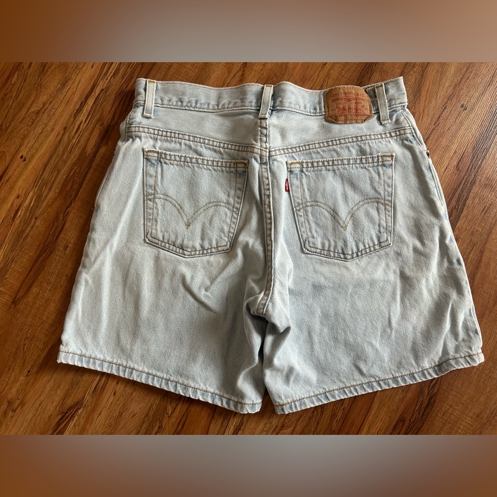 Vintage Y2K Levi’s Classic Fit Denim Shorts Womens size 12 - Picture 2 of 9